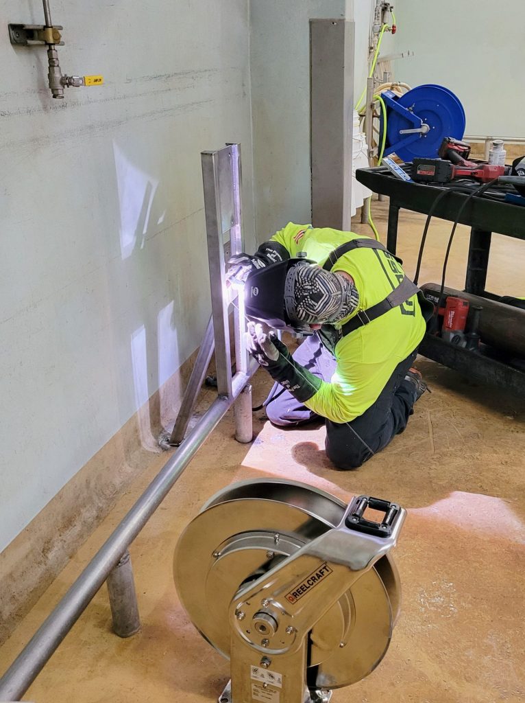 Welding Washroom pressure washer stand